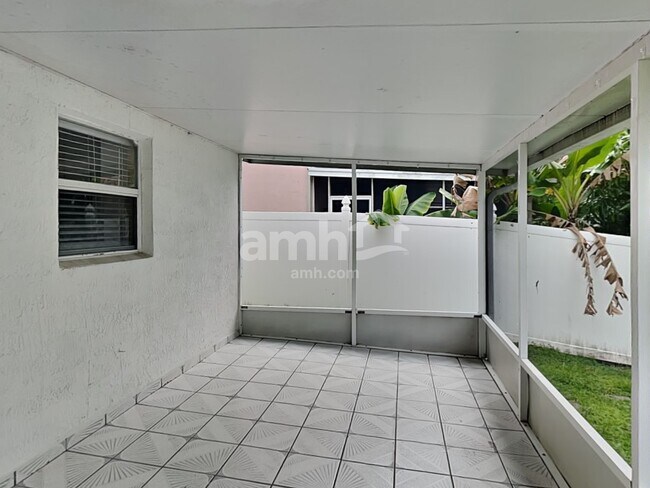 Building Photo - 3275 Hunters Chase Loop