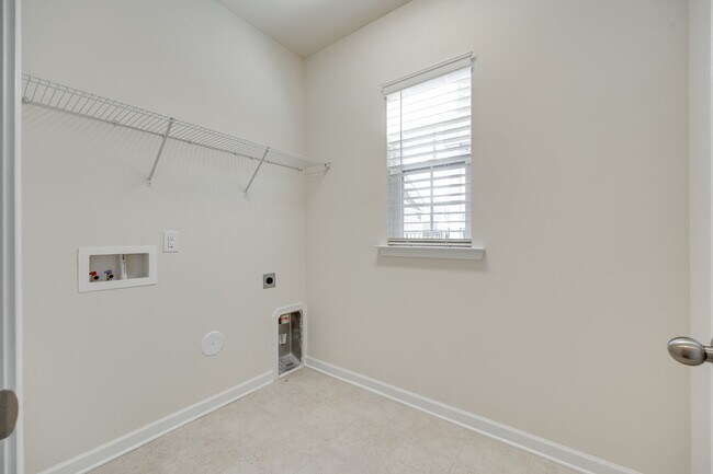 Building Photo - Beautiful 4-bed, 3.5 bath with Primary on the main level in Cameron Creek of Fabulous Fort Mill!