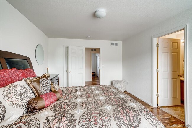 Building Photo - Beautiful 3 Bed, 3 Bath with a Loft Single Family Home in Meadows Neighborhood.
