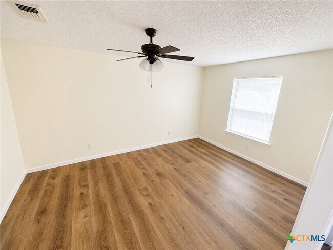 Building Photo - 1709 Shoemaker Dr