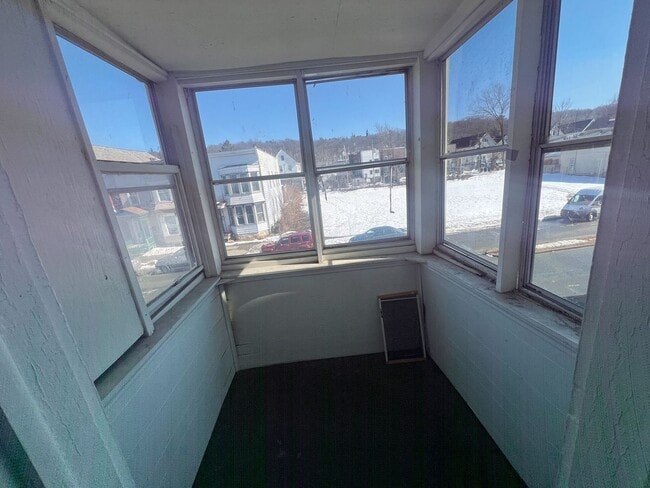 Building Photo - 157 6th Ave