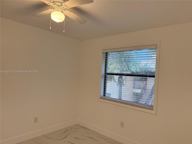 Building Photo - 9726 Hammocks Blvd