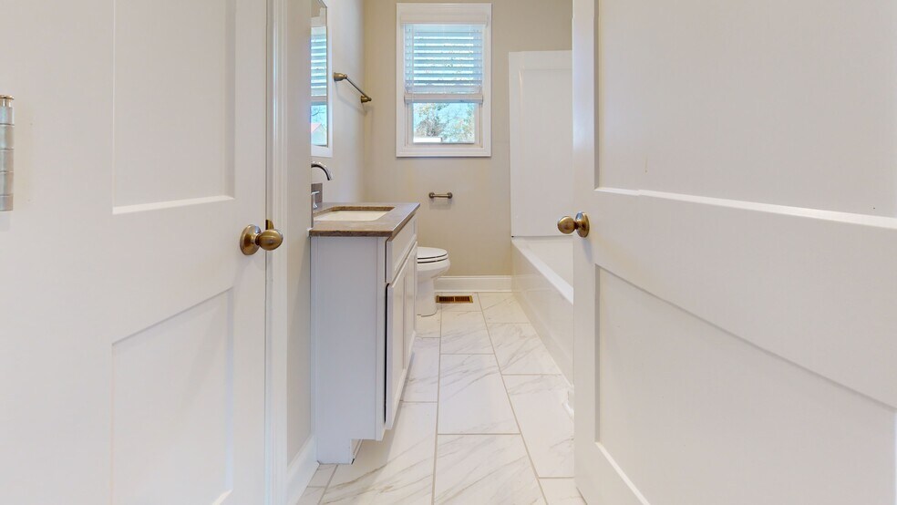 Building Photo - 1307 Cardinal Ave