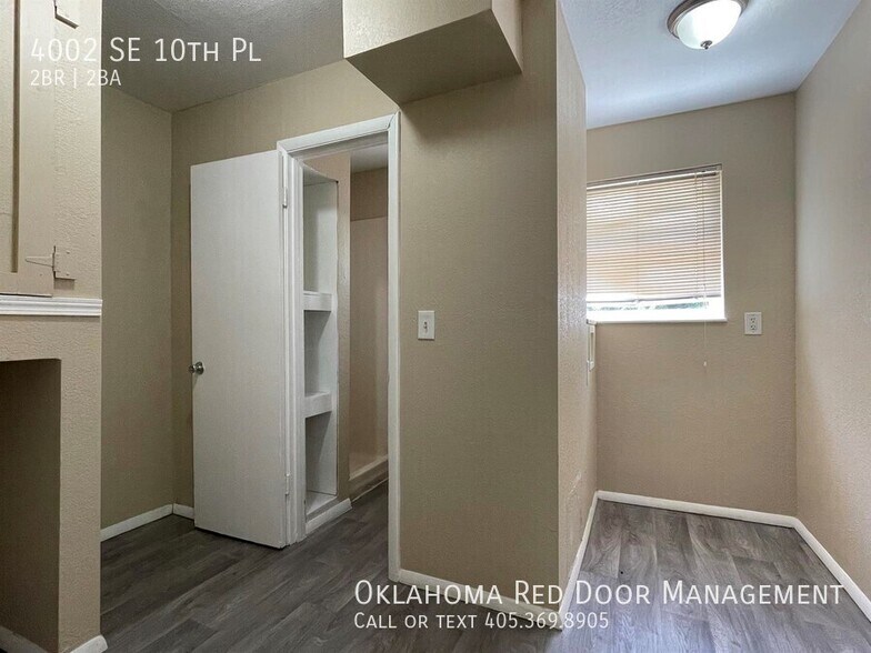 Building Photo - 4002 SE 10th Pl