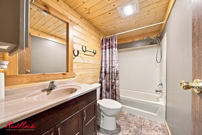 Building Photo - 408 Harmony Dr
