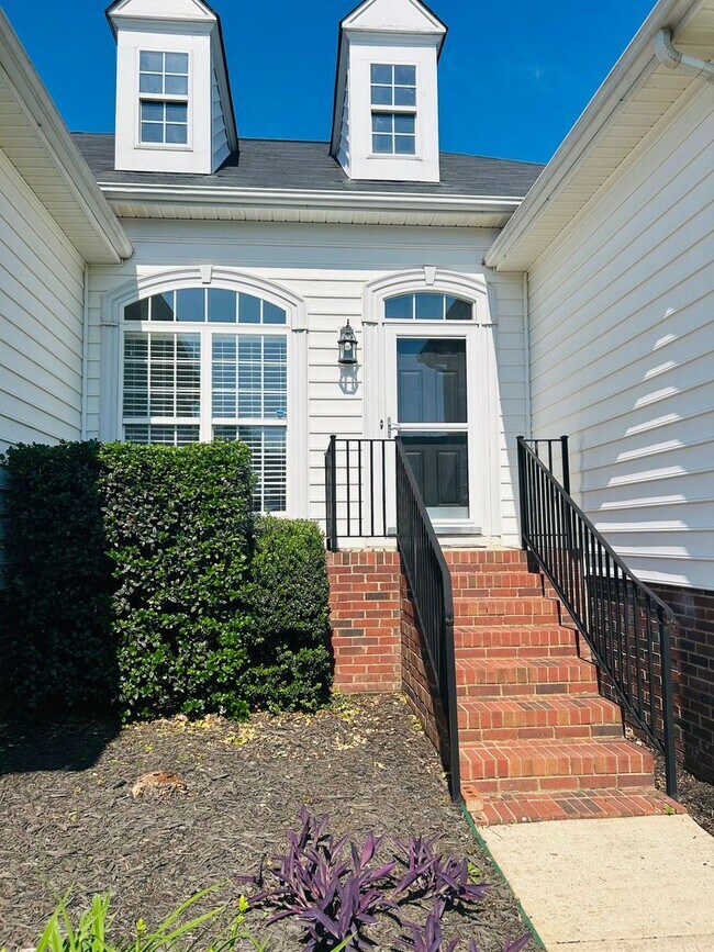 Building Photo - 711 Dutchman Ct
