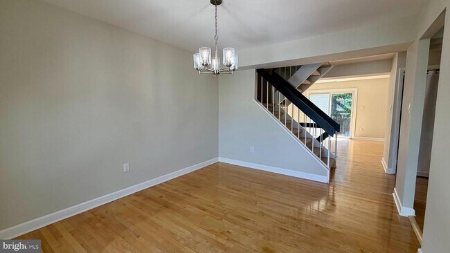 Building Photo - 9506 Miranda Ct