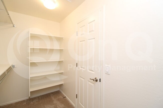 Building Photo - 222 N 56th Pl