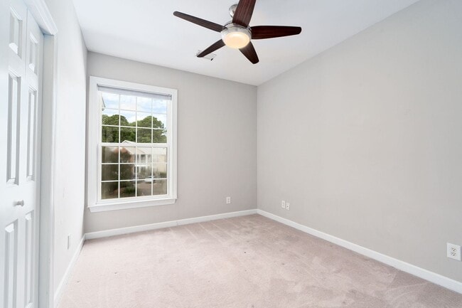 Building Photo - Luxury Living in Mt. Pleasant’s Ellington ...