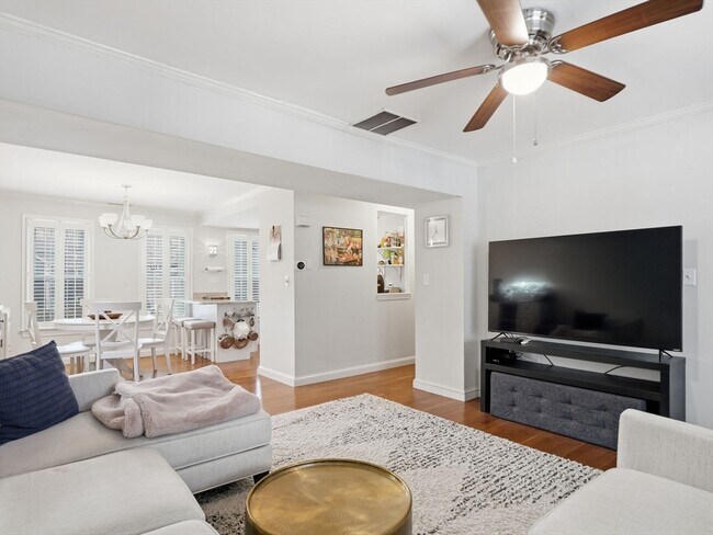 Building Photo - 25 Stock St