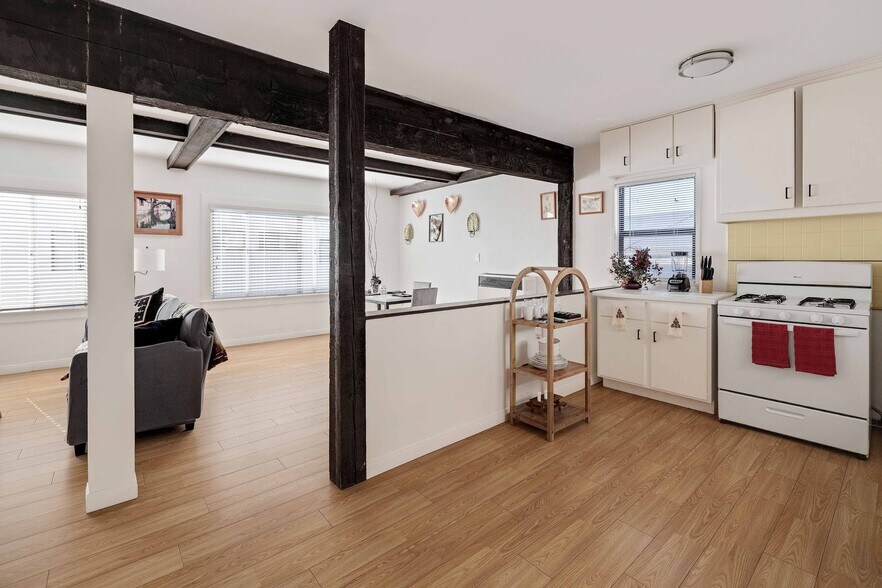 Building Photo - 1634 Bayview Dr