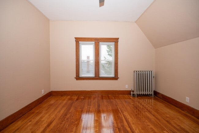 Building Photo - Convenient Location & Updated Amenities!
