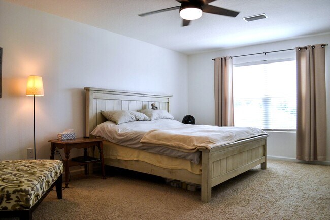 Building Photo - 5695 Guinevere Ln