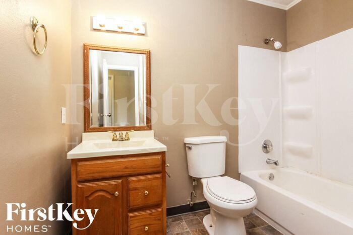 Building Photo - 6326 Kellum Dr