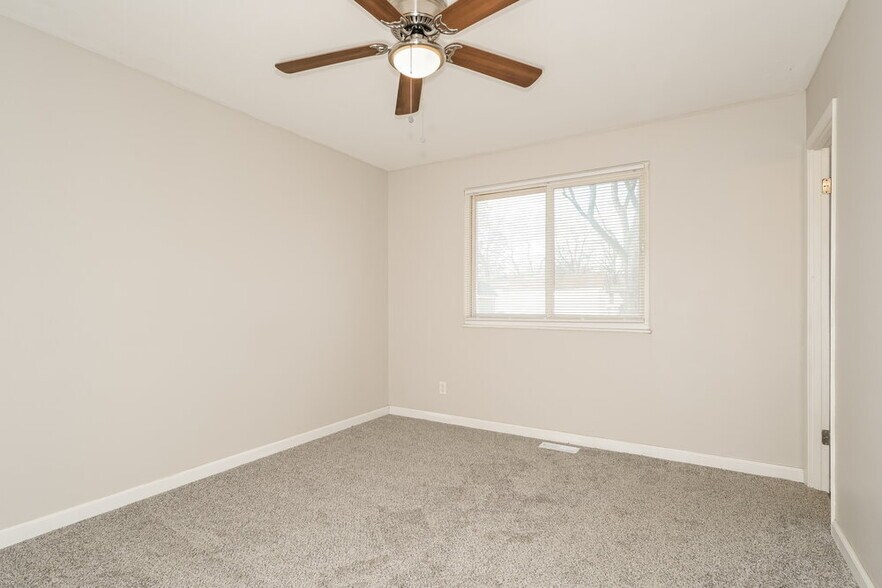 Building Photo - 2014 Mantilla Ln