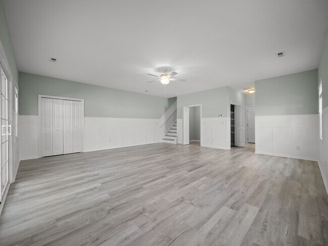 Ground Level Living/Bedroom - 139A James Ave