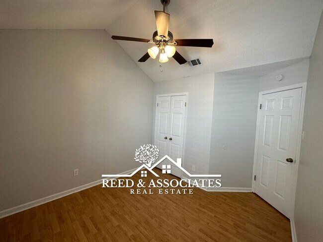 Building Photo - Collierville Townhouse Located on Corner Lot!