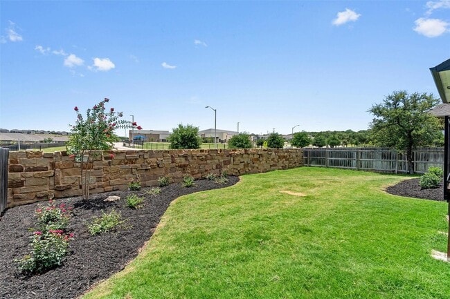 Building Photo - 920 Hornsby Holw