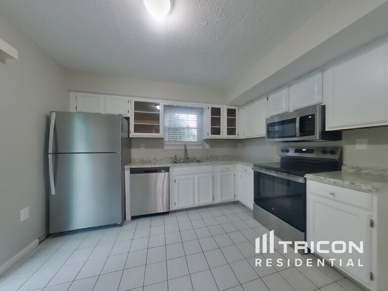 Building Photo - 4111 Lancaster Cir