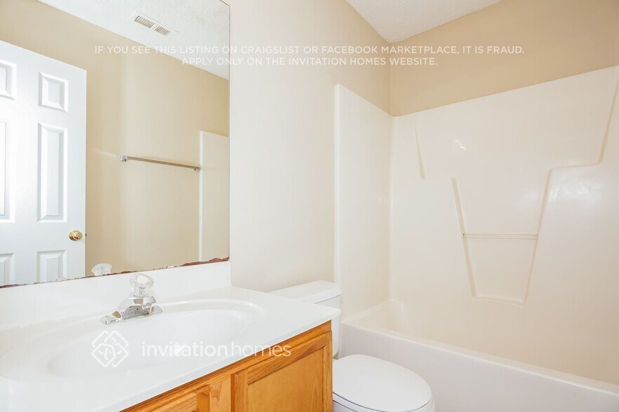 Building Photo - 1460 Summer Coach Dr