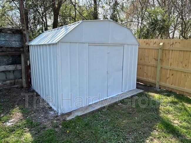 Building Photo - 203 Floyd St