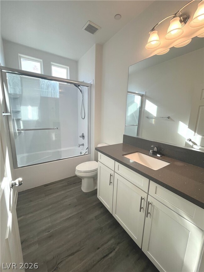 Building Photo - 1533 Franklin Ln