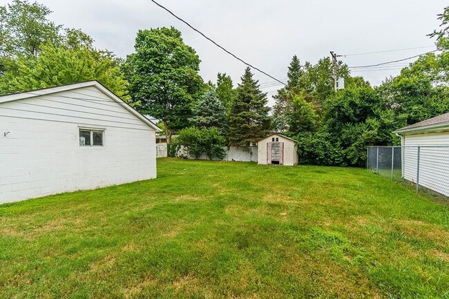 Building Photo - Charming 3 bedroom 2 bath home in Southland neighborhood!