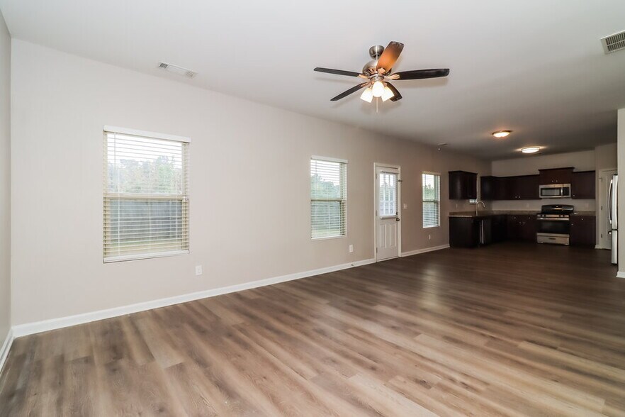 Building Photo - 167 Aberdeen Way