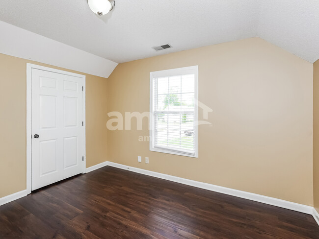 Building Photo - 1402 Addison Dr