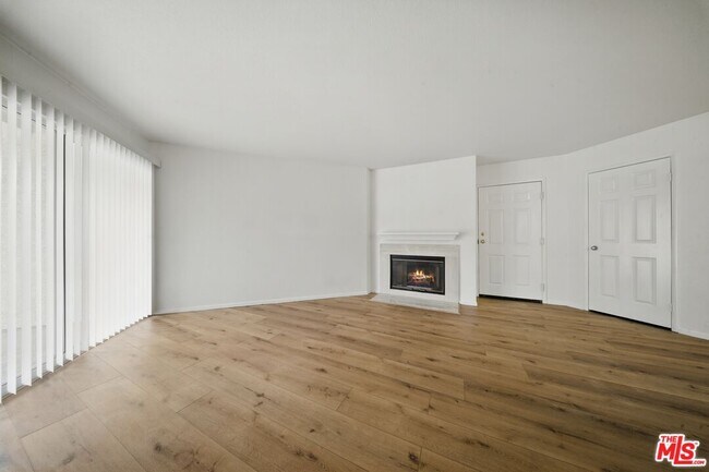 Building Photo - 5744 Oak Bend Ln