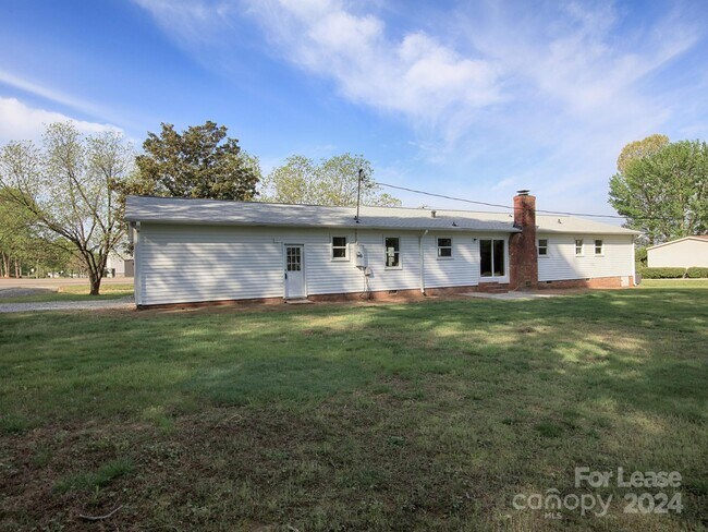 Building Photo - 378 Cornelius Rd