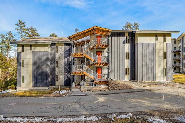 Building Photo - 15 Gile Dr