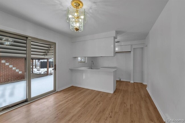 Building Photo - 32658 Kathryn St