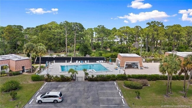 Building Photo - 3100 SE Pruitt Rd