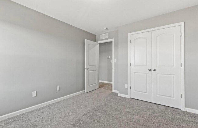 Building Photo - 301 Krauss Dr