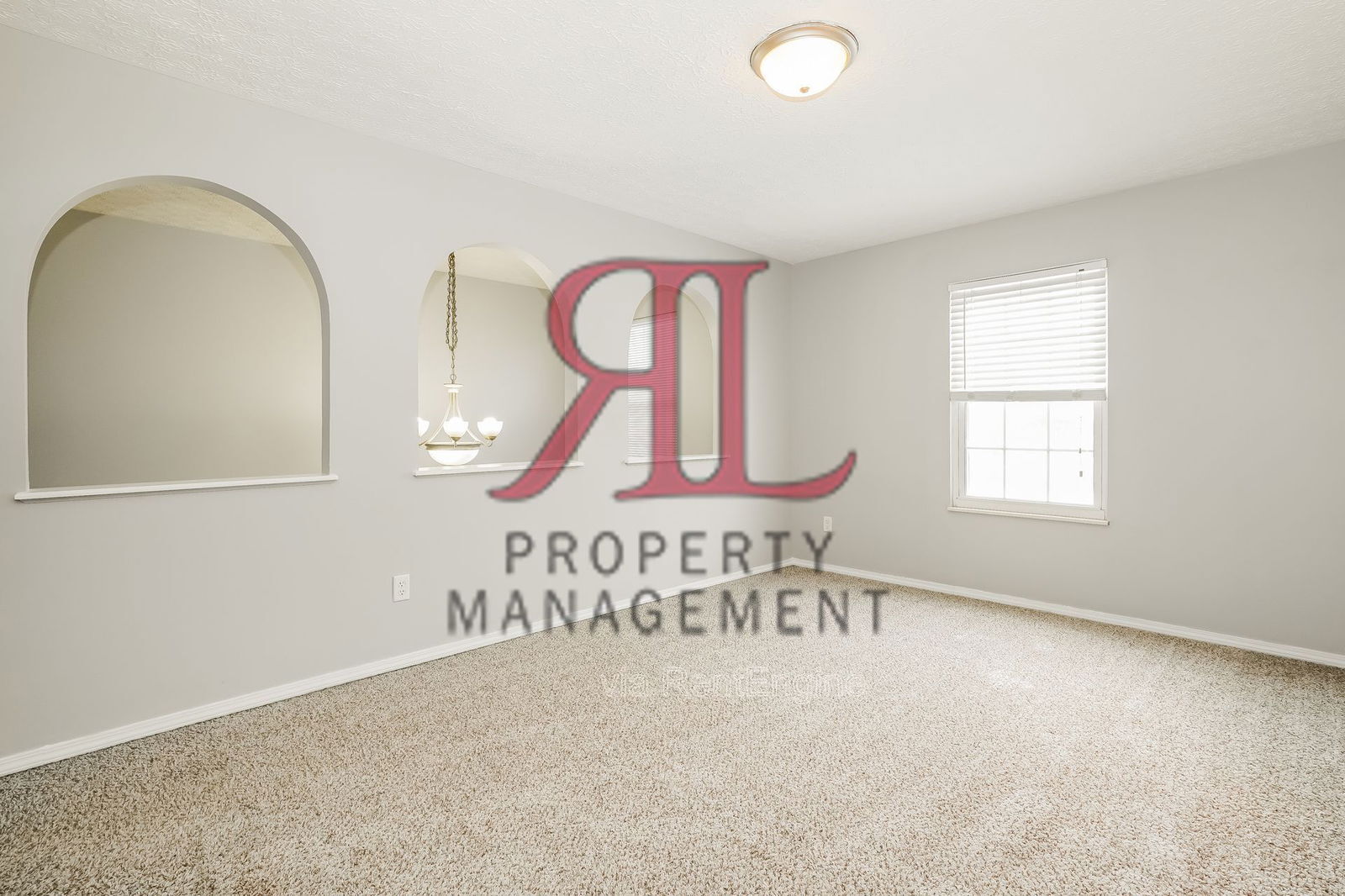 Building Photo - 26 E Woodfield Dr