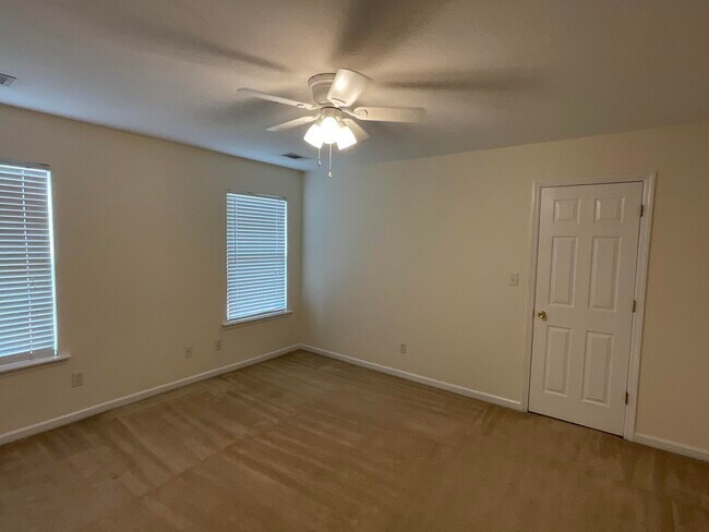 Building Photo - 375 Barnsley Dr