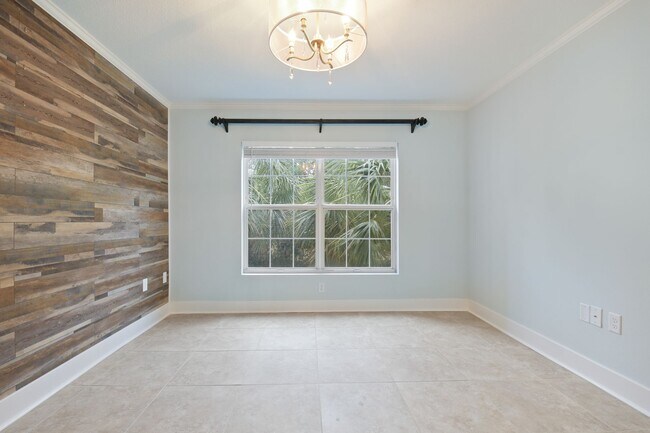 Building Photo - Luxury Finishes Throughout!!