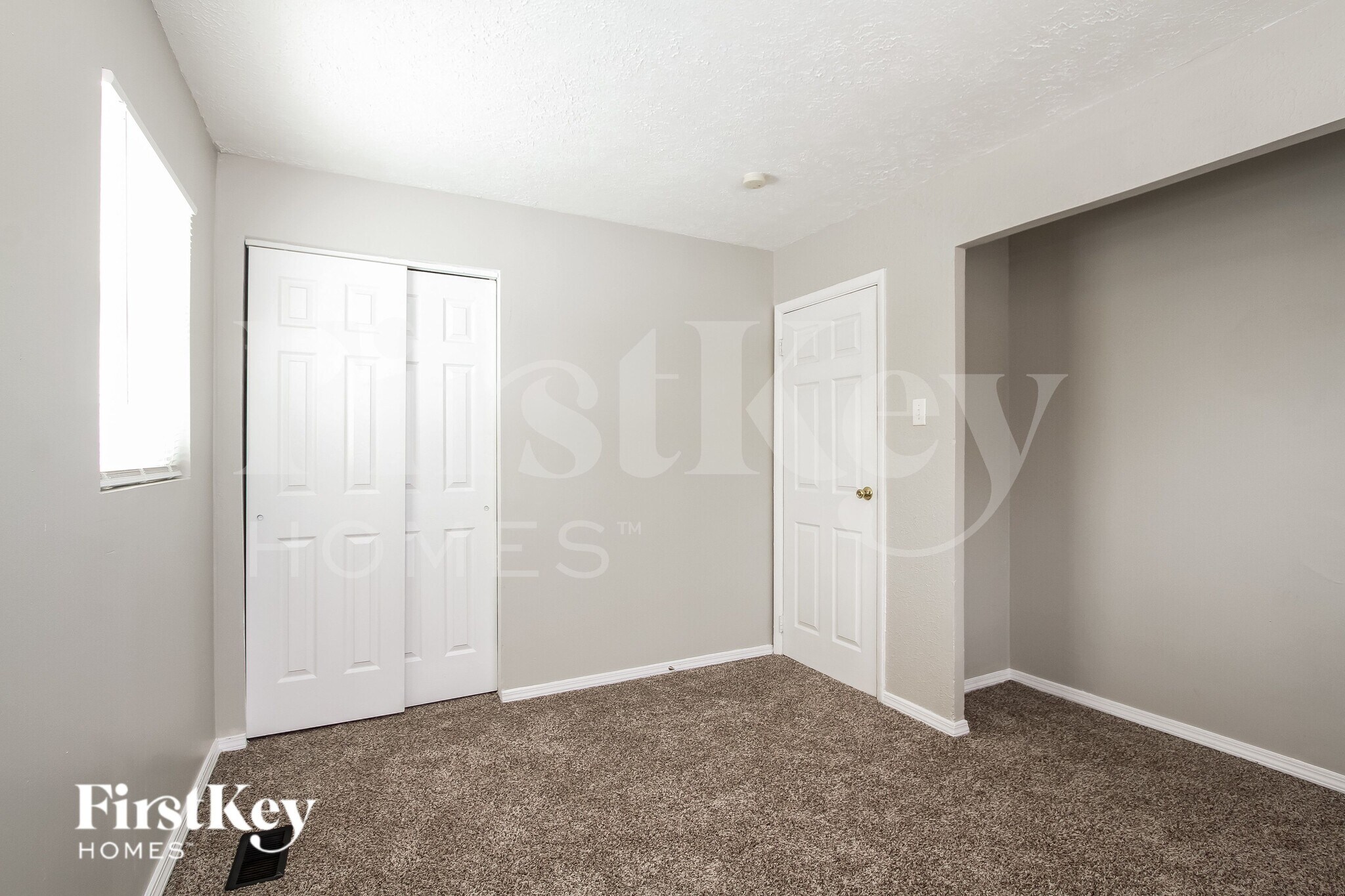 Building Photo - 2856 N Boehning St