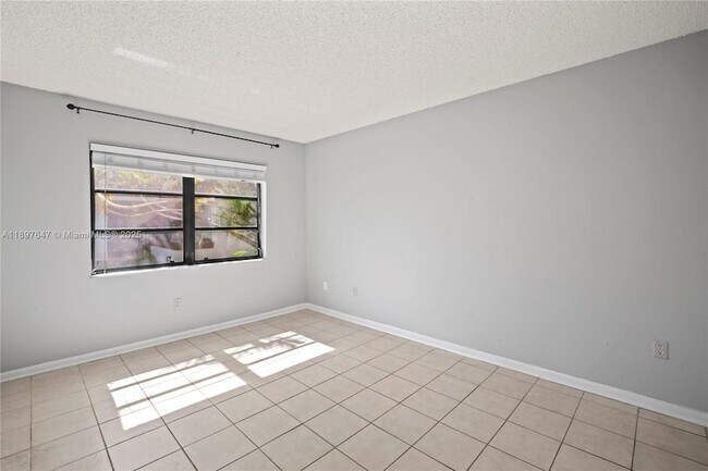 Building Photo - 8530 SW 149th Ave