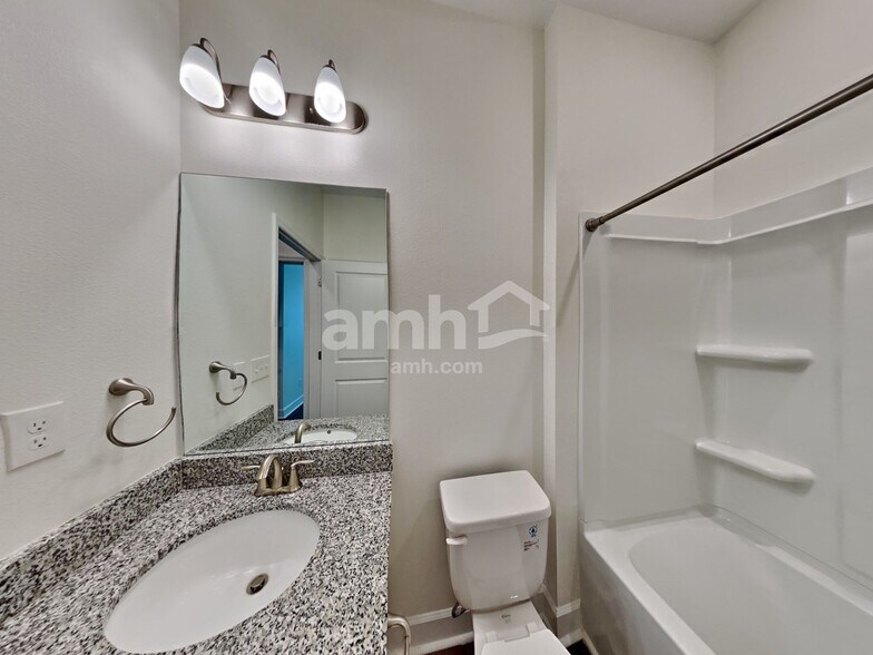 Building Photo - 2450 Ixora Ct