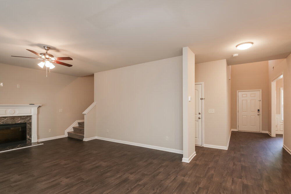 Building Photo - 900 Walnut Woods Dr