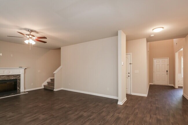 Building Photo - 900 Walnut Woods Dr