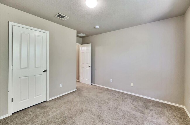 Building Photo - 11716 Channing Dr