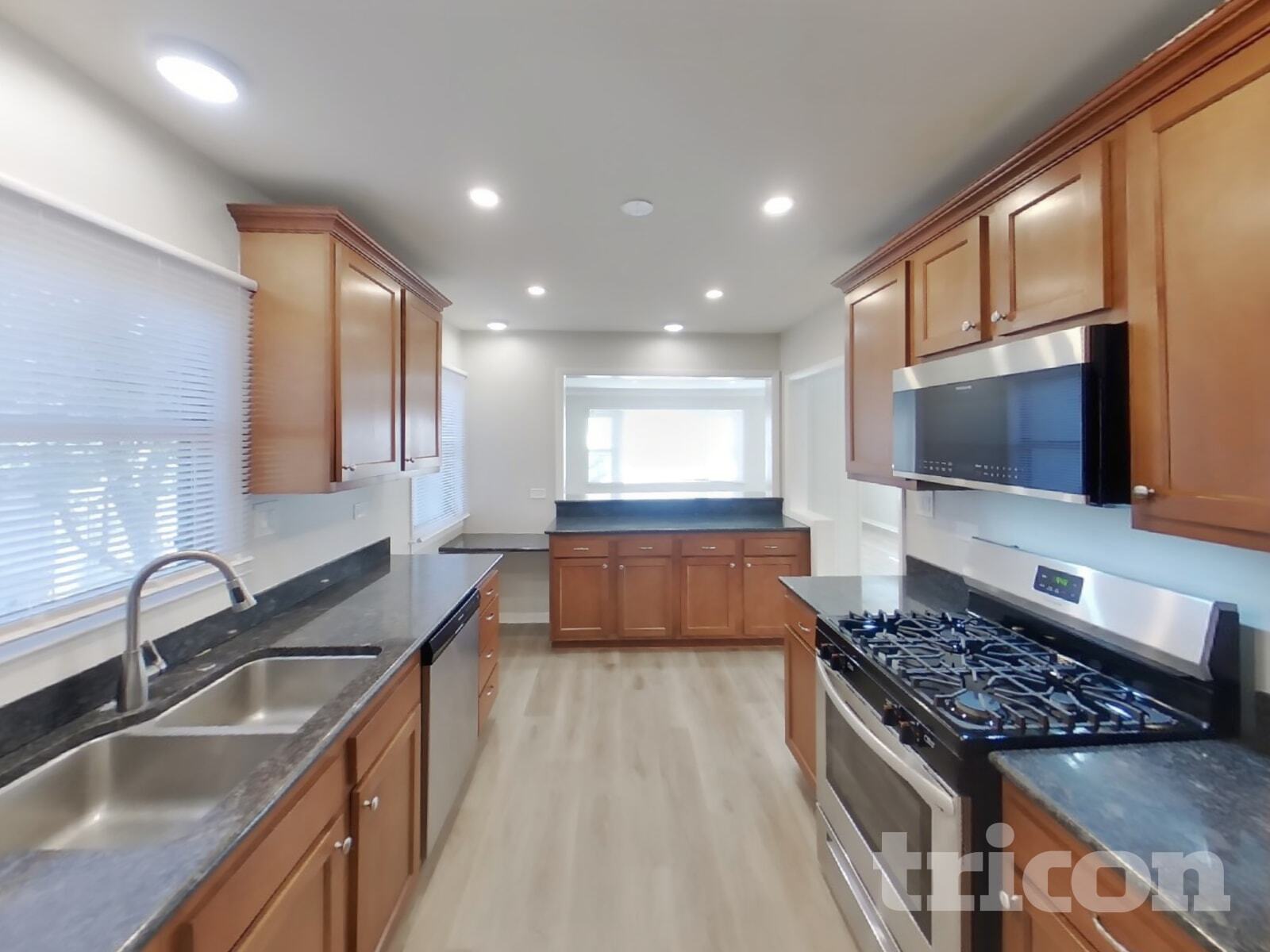 Building Photo - 36493 N Hawthorne Ln