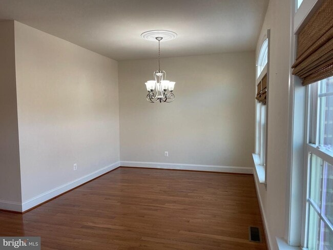 Building Photo - 44388 Foxthom Terrace