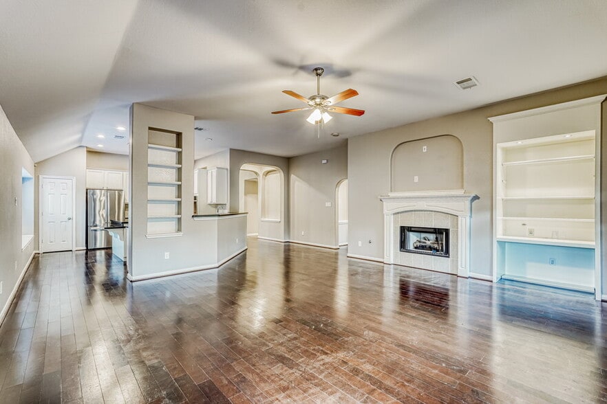 Building Photo - 1110 Bringewood Chase Dr