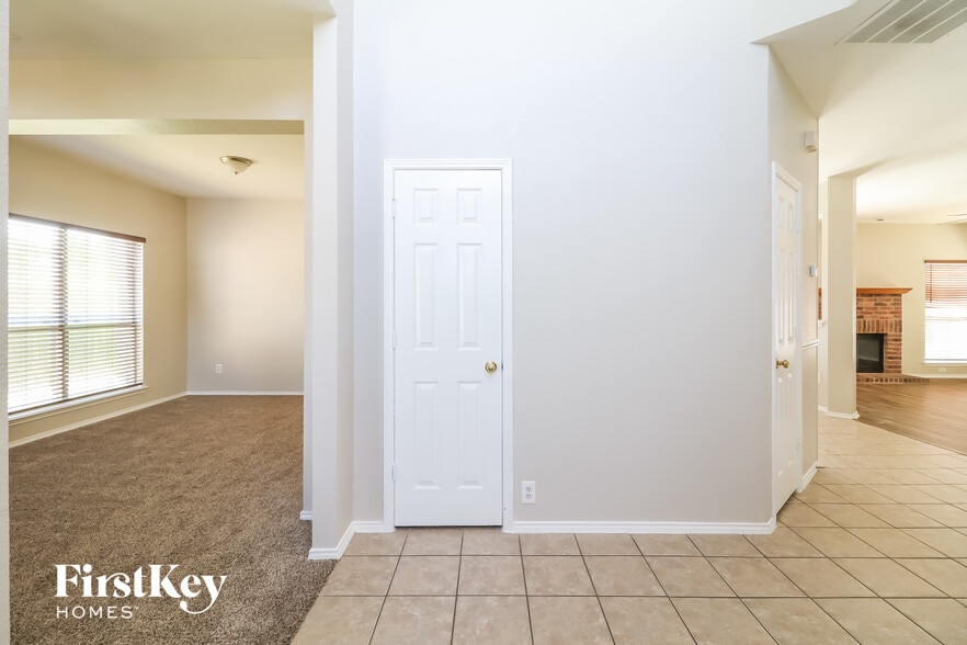 Building Photo - 8517 Prairie Rose Ln