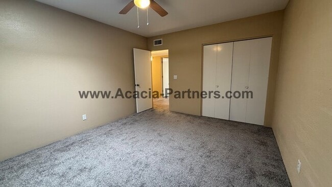 Building Photo - Three bedroom townhome with community pool