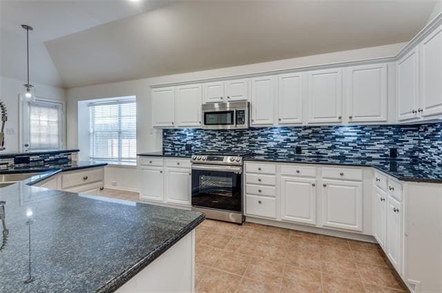 Building Photo - 6717 Candlecreek Ln